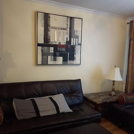 Three Bedroom Holiday Apartment Longueuil Exteriér fotografie